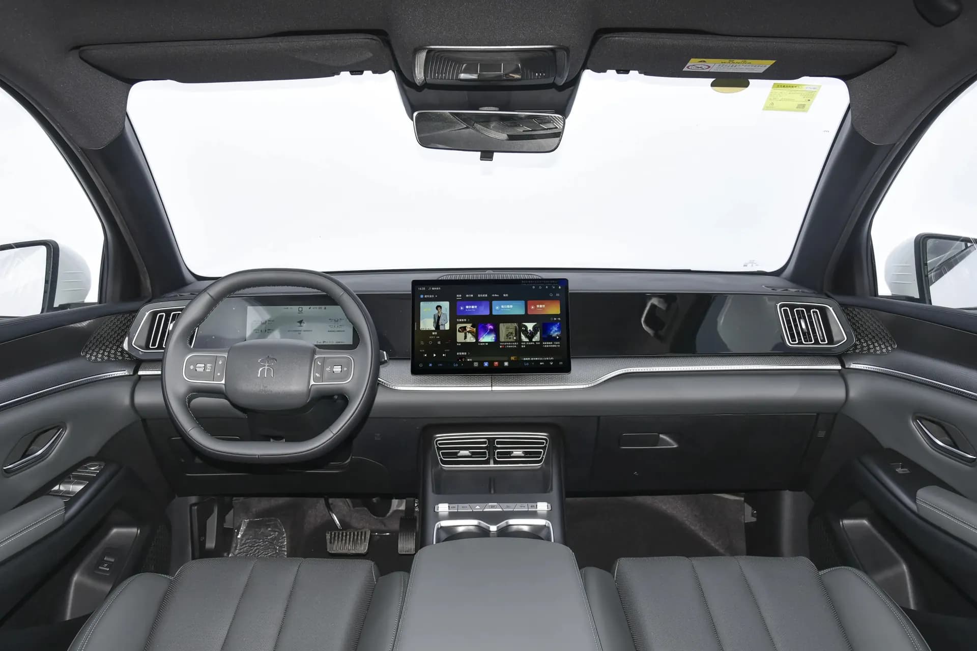 BYD Song Pro DM-i Interior & Features 1