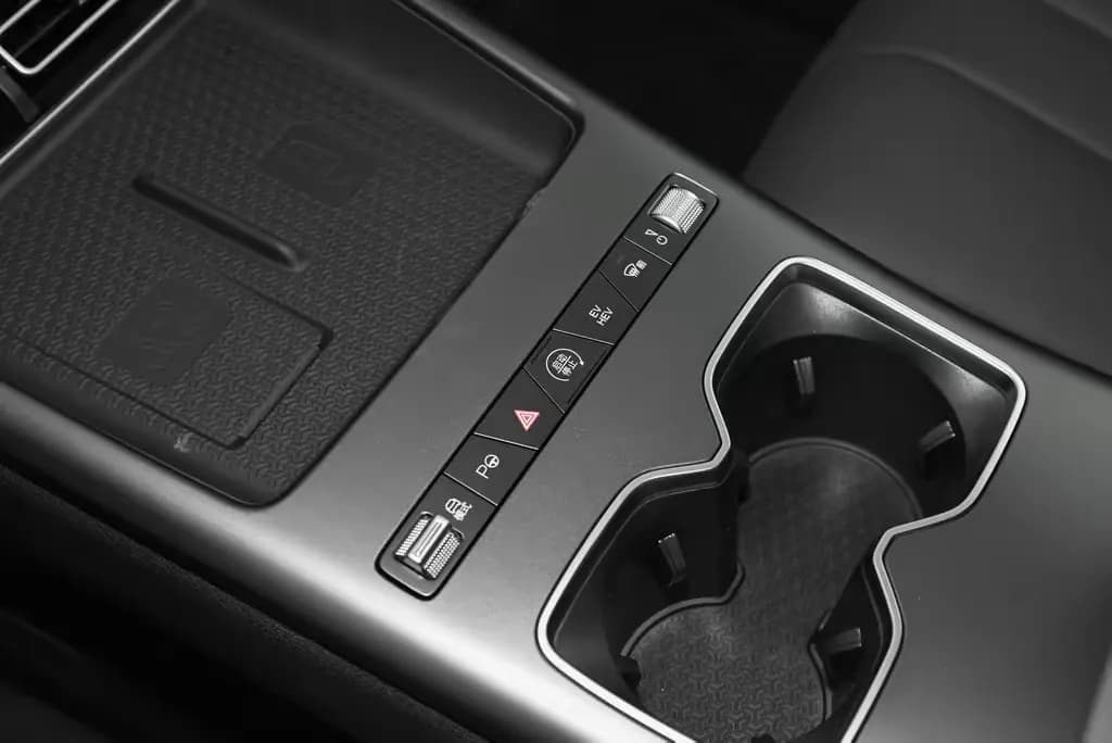 BYD Song Pro DM-i Interior & Features 7