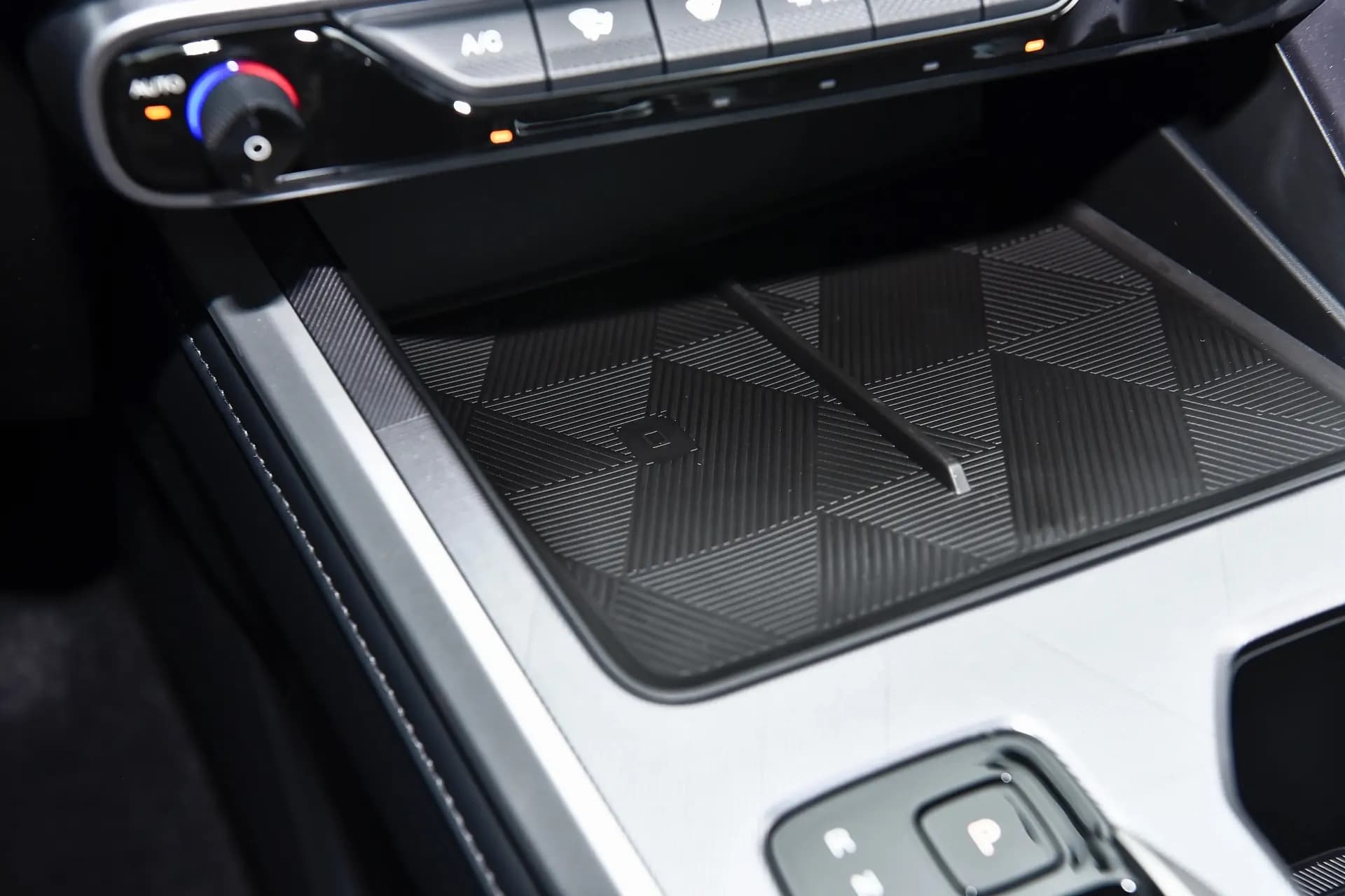GAC Motor GS3 Interior & Features 7