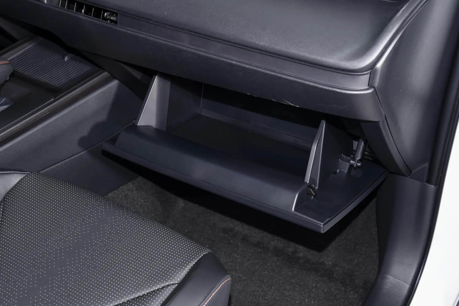Toyota Corolla Cross Interior & Features 7