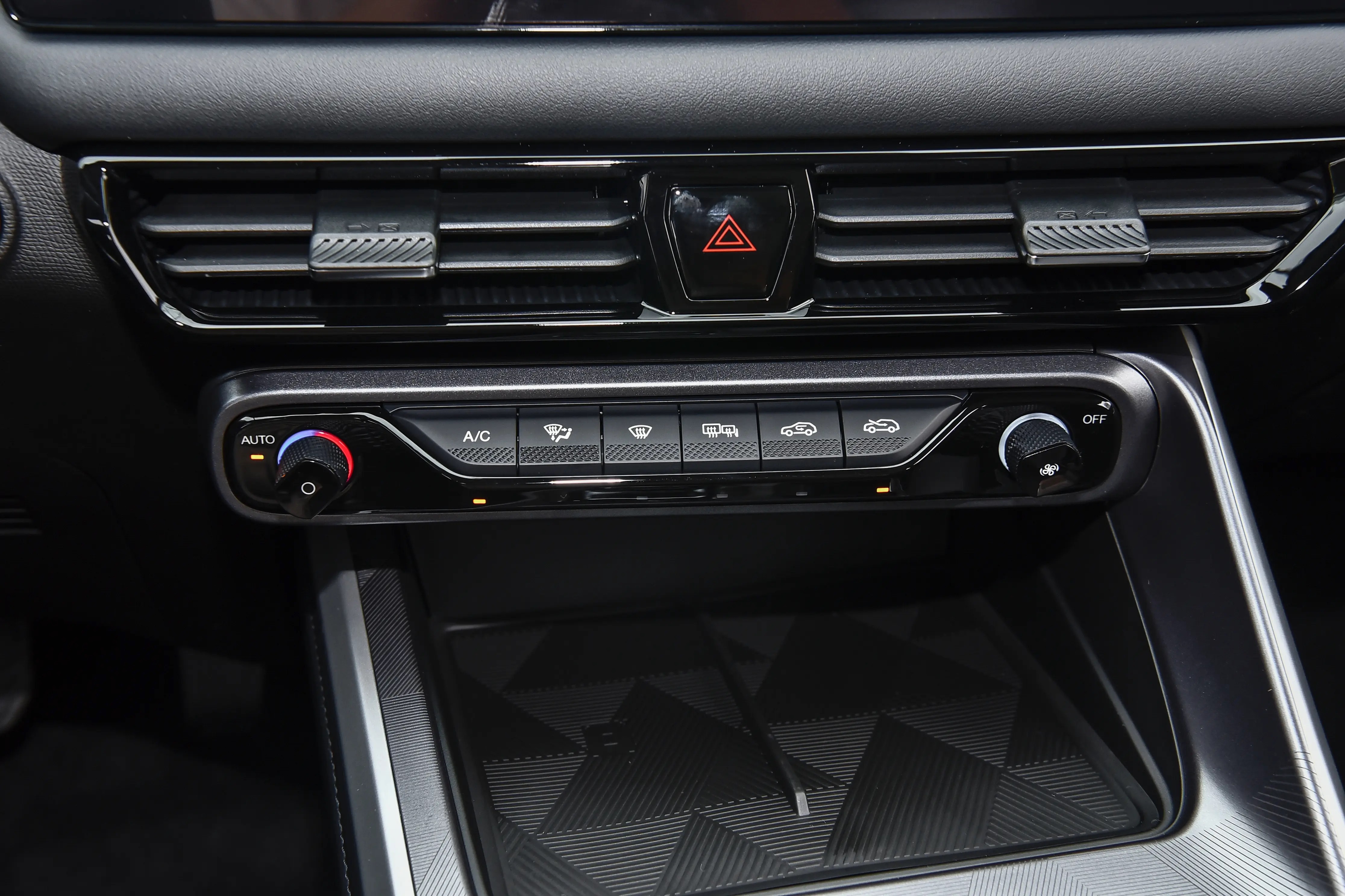 GAC Motor GS3 Interior & Features 9